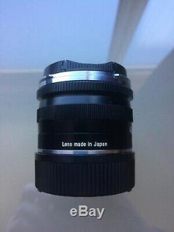 Zeiss Biogon T 28mm F2.8 ZM Lens for Leica M Mount with hood